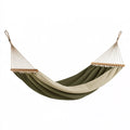 Hamac 300 x 100 cm en tissu vert kaki et beige avec barres en bois - suspendu pour extérieur